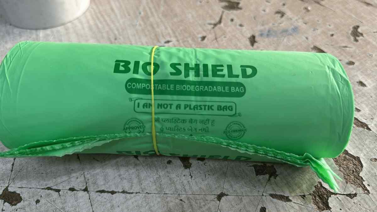 Bio Shield Garbage Bag  biodegradable green 40X50 ROLL